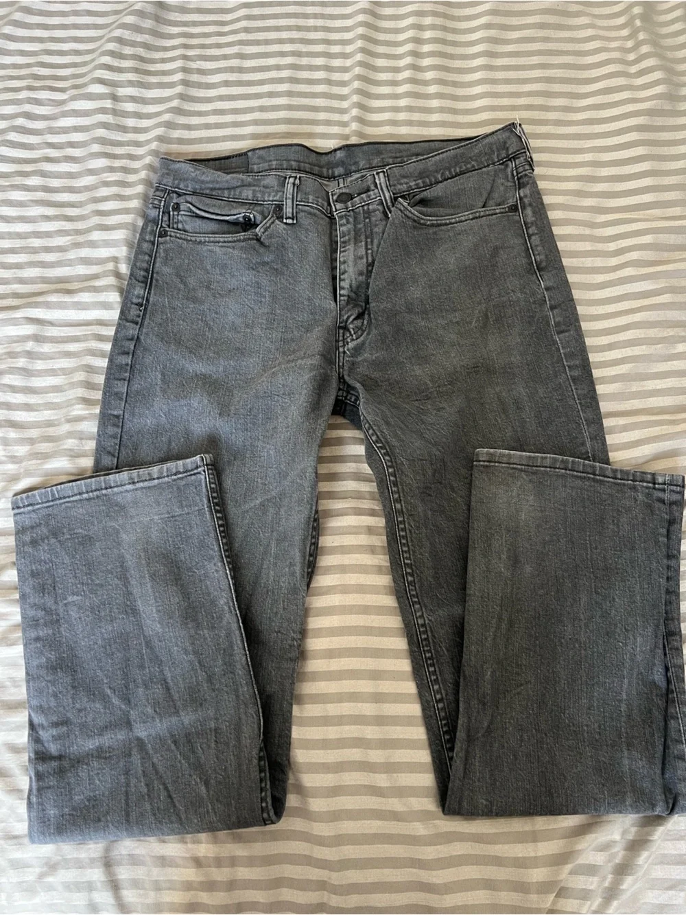 Levi's Wide-Leg Jeans in Washed Gray